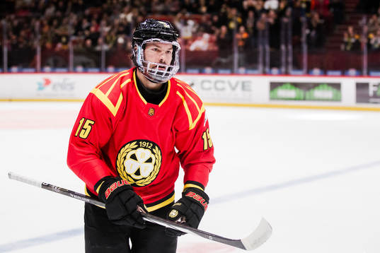 Brynäs Simon Bertilsson jublar