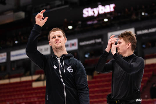 Brynäs Linus Ölund jublar