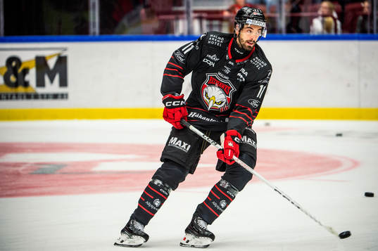 Malmö Redhawks Markus Lauridsen värmer upp innan
