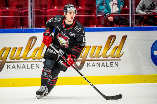Malmö Redhawks Hjalte Kruse Thomsen värmer upp innan