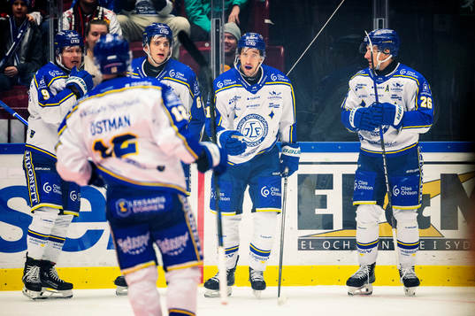Leksands Max Veronneau jublar med lagkamraterna