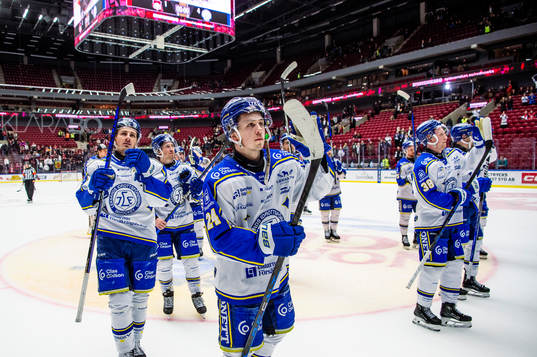 Leksands spelare jublar