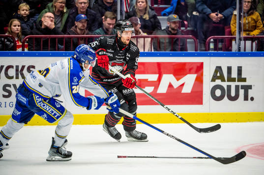 Malmö Redhawks Carl Persson mot Leksands Erik Olhans-Lind