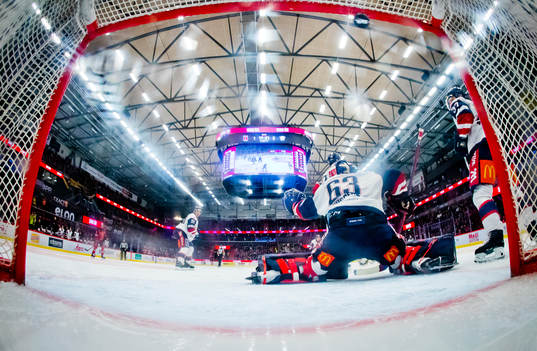 Örebros Axel Sundberg gör 2-2