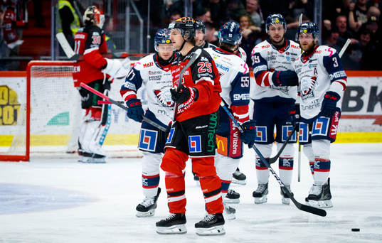 Örebros Philip Holm deppar vid 2-3