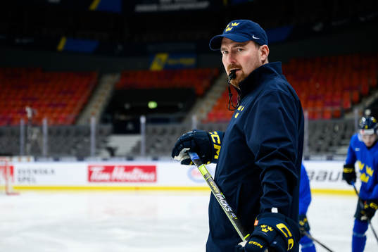 Assistant coach Gereon Dahlgren of Sweden at a practice