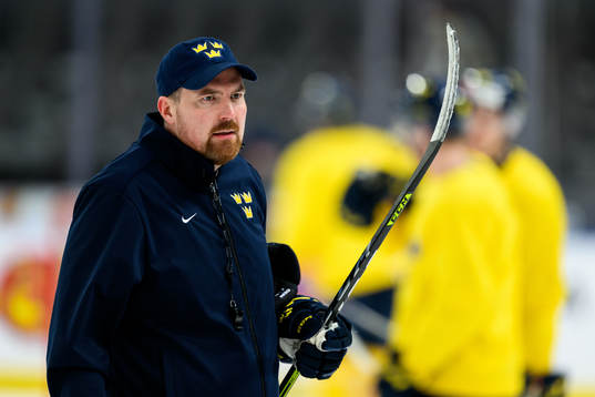 Assistant coach Gereon Dahlgren of Sweden at a practice