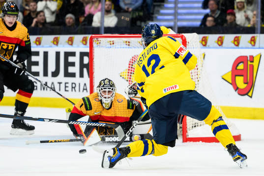 Noah Östlund of Sweden