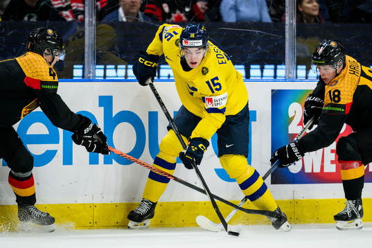 David Edstrom of Sweden against Phillip Sinn and Luca Hauf