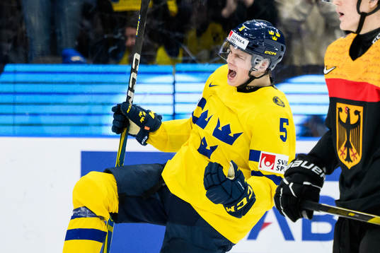 Mattias Hävelid of Sweden celebrates the 0-2 goal