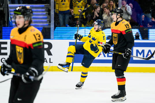 Mattias Hävelid of Sweden celebrates the 0-2 goal