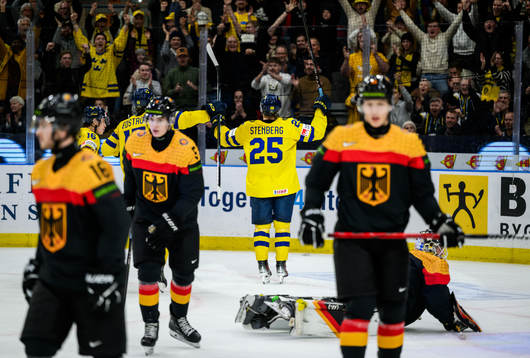 Otto Stenberg of Sweden celebrates the 4-0 goal