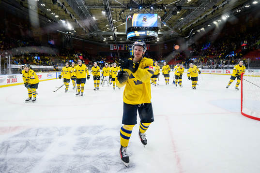 Bläddra bland fler bilder av 2024 IIHF World Junior Championship, Day 3, Germany - Sweden