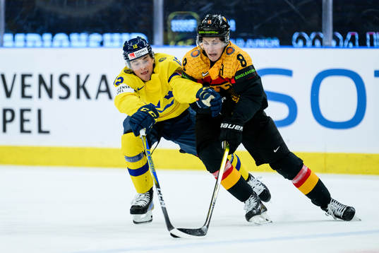 Noah Östlund of Sweden and Julian Lutz of Germany