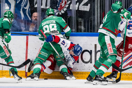 Rögles Brandon Davidson och Oskarshamns Johan Johnsson