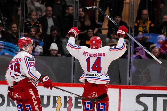 Timrås Filip Hållander och Emil Pettersson jublar