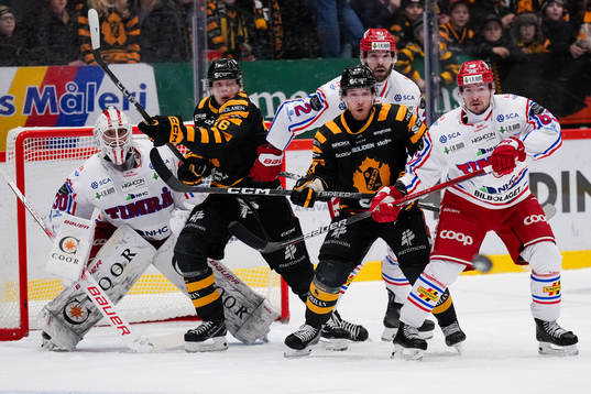 Timrås målvakt Jacob Johansson och Per Svensson