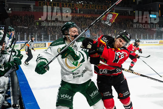 Färjestads Jack Berglund och Luleås Brendan Shinnimin
