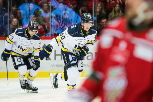 HV71s Oskar Stål-Lyrenäs gör 1-1 målet
