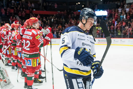 HV71s Victor Sjöholm deppar