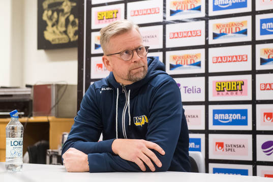 HV71s assisterande tränare Johan Davidsson