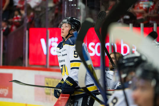 HV71s Victor Sjöholm deppar