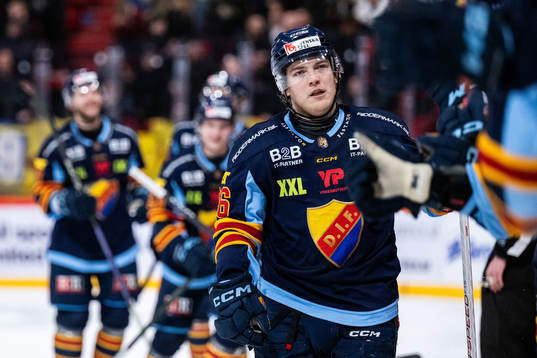 Djurgårdens Emil Berglund jublar