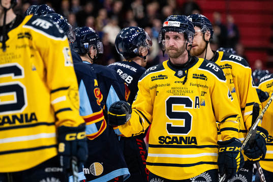Södertäljes Sebastian Dyk deppar
