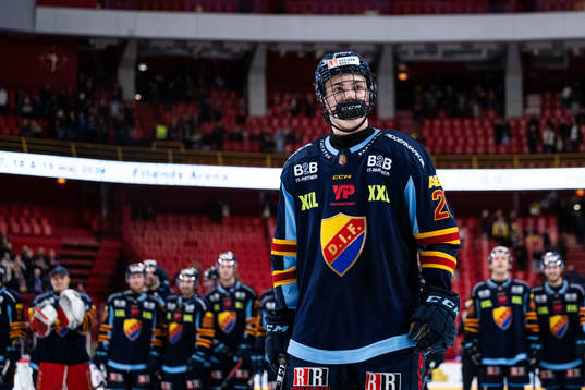 Djurgårdens Linus Eriksson jublar