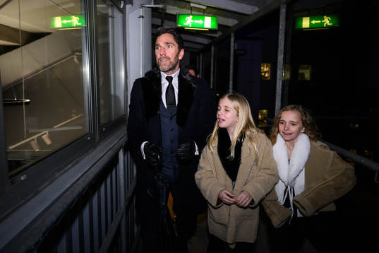 henrik Lundqvist with his daughters