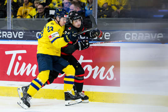 Jonathan Lekkerimäki of Sweden and Denton Mateychuk of