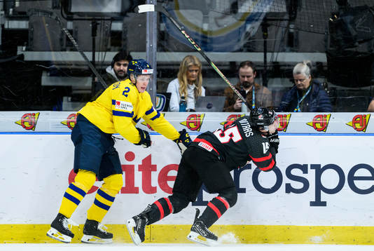 Elias Pettersson of Sweden and Matthew Poitras of Canada