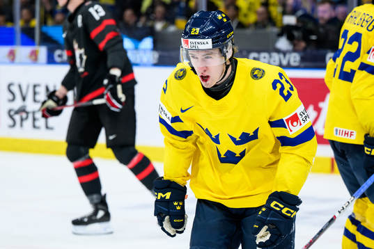Jonathan Lekkerimäki of Sweden in pain