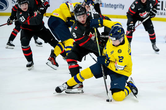 Owen Beck of Canada and Noah Östlund of Sweden