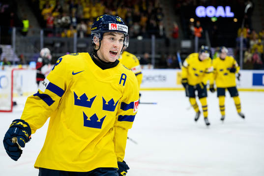 Noah Östlund of Sweden celebrates the 0-2 goal