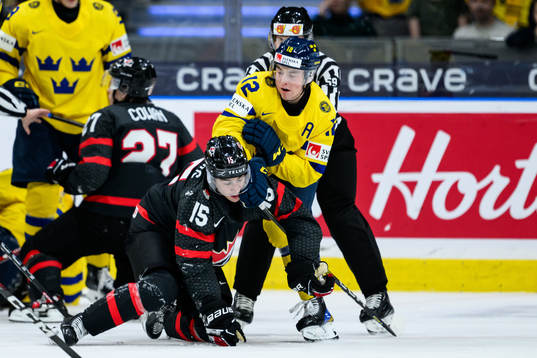Matthew Poitras of Canada and Noah Östlund of Sweden