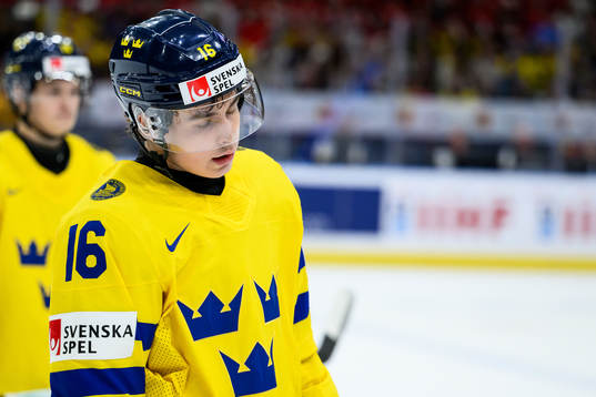 Felix Unger Sörum of Sweden looks dejected