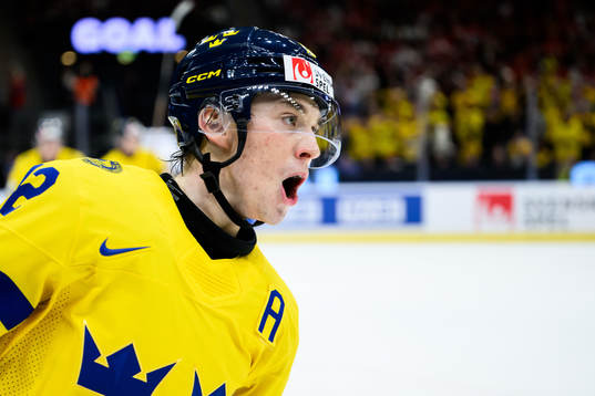 Noah Östlund of Sweden celebrates the 0-2 goal
