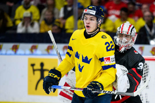 Anton Wahlberg of Sweden and Mathis Rousseau of Canada