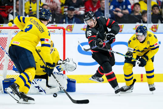 Matthew Poitras of Canada and Axel Sandin-Pellikka of Sweden