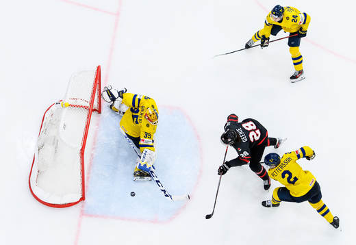 goaltender Hugo Hävelid, Tom Willander and Elias