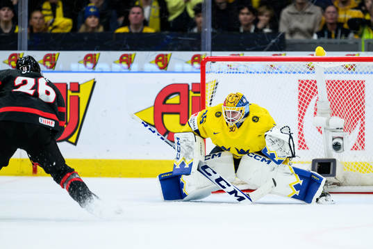 goaltender Hugo Hävelid of Sweden
