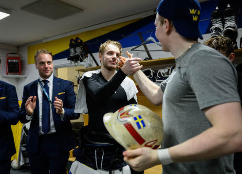 goaltender Hugo Hävelid and Otto Stenberg of Sweden