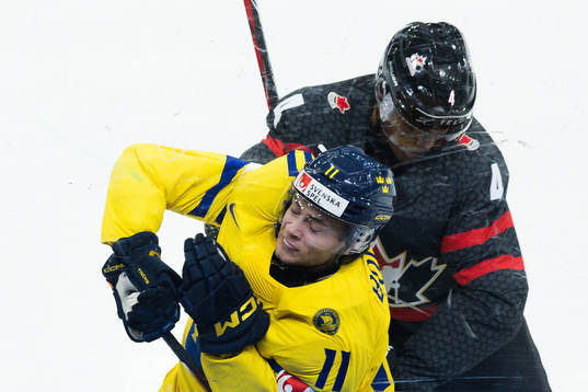 Isac Born of Sweden and Noah Warren of Canada