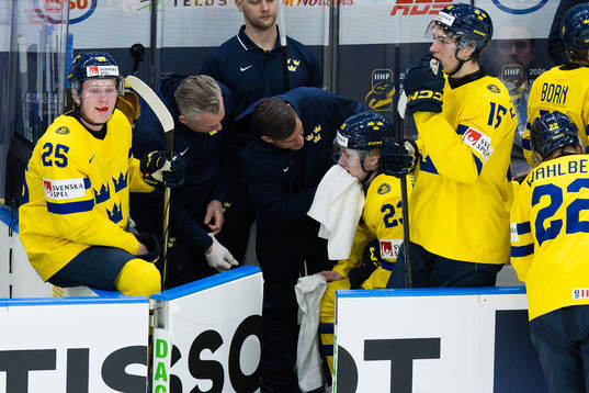 Jonathan Lekkerimäki of Sweden in pain
