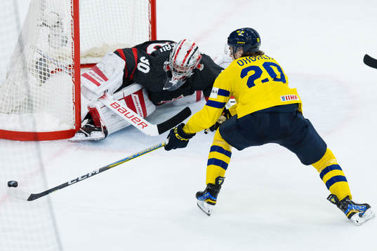 Goalkeeper Mathis Rousseau of Canada and Liam Öhgren of