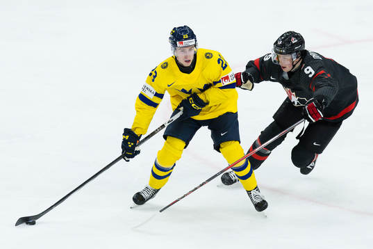 Jonathan Lekkerimäki of Sweden and Nate Danielson of Canada