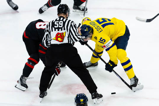 Owen Beck of Canada and David Edstrom of Sweden