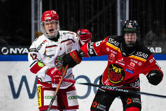 Modos Ebba Berglund har ont