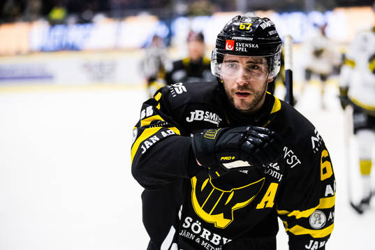 Västerås Konstantin Komarek jublar